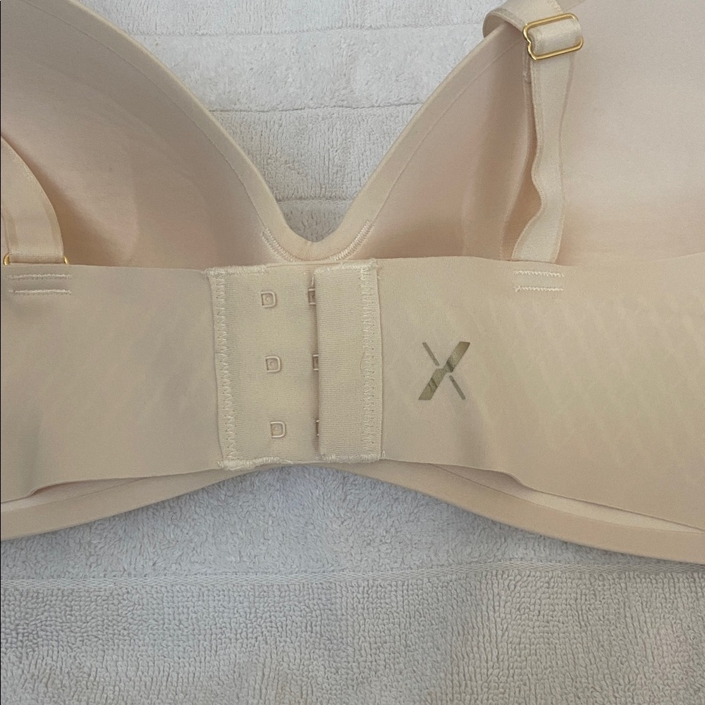 Knix Beige wingwoman bra. Size 5​ - Picture 3 of 5